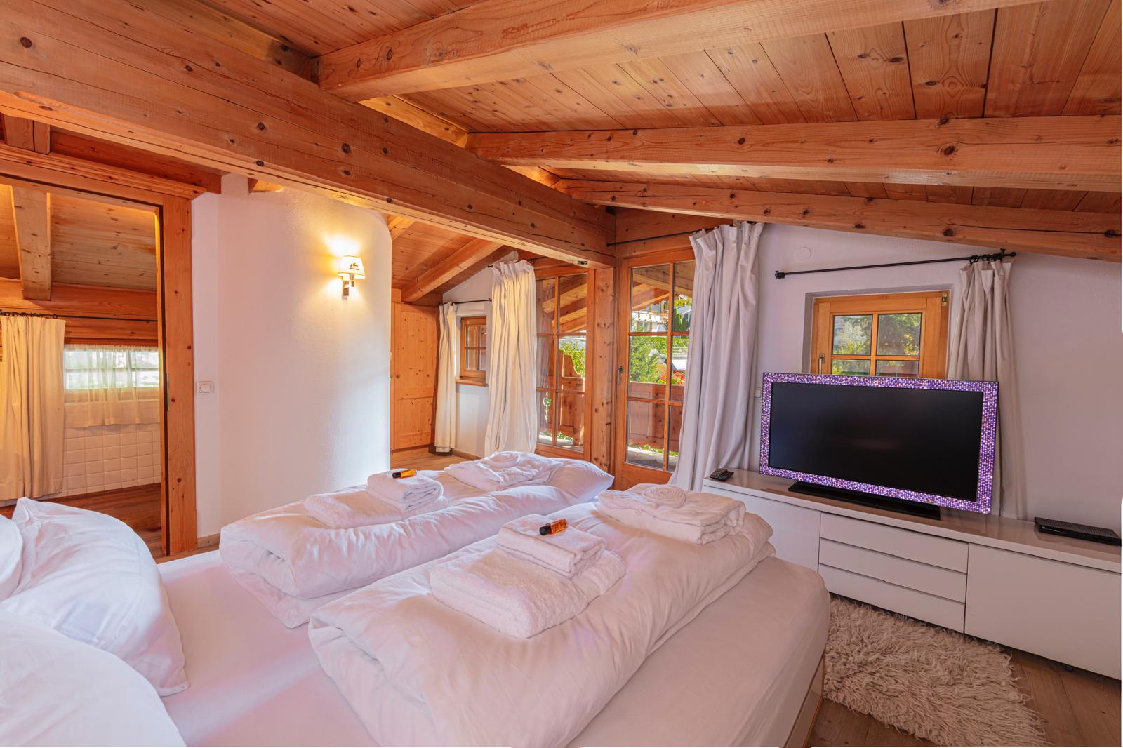 WhatsApp Image 2025-11-20 at 12.46.56 (7)